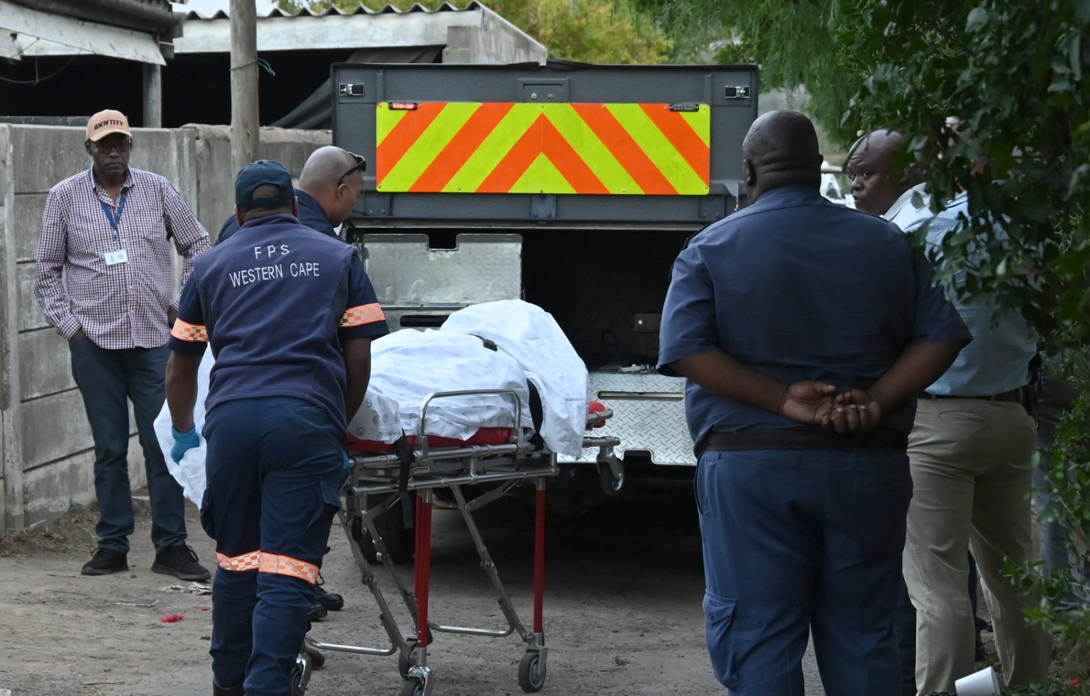 Police officer shot dead after responding to domestic violence ...